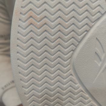 Hepsiburada’dan Gelen Kusurlu Ayakkabı Ve Yetersiz Çözüm Teklifi