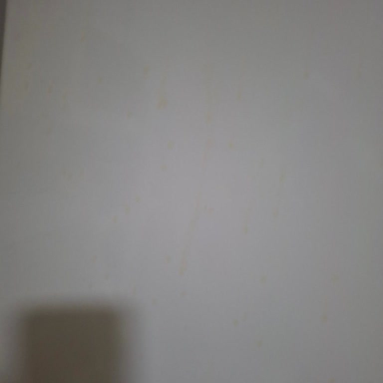 Glint Bitkisel Çözücü Buzdolabımın Tüm Dış Yüzeyinde Sarı Yağ Lekesi Gibi Görüntüler Oluşması