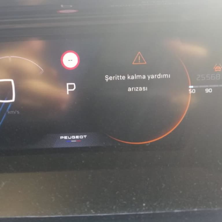 Peugeot 2008 Şerit Takip Arızası Sürekli Çıkıyor, Yetkili Servis Yardımcı Olmuyor