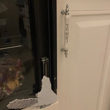 Kumtel Fırın Camının Patlaması Güvenlik Riski Olarak Ücretsiz Değişim Talebi