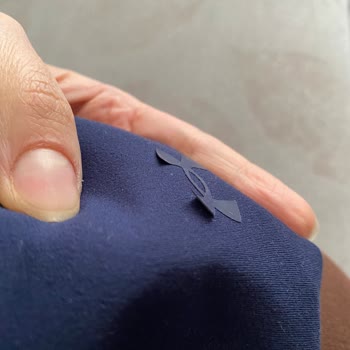 Under Armour Leggings Logo Peels After 1.5 Years of Use
