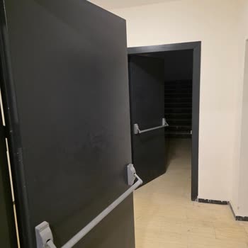 Gamador Sitesi'nde Yangın Kapıları Güvenlik Açığı Nedeniyle Acil Müdahale Gerekiyor