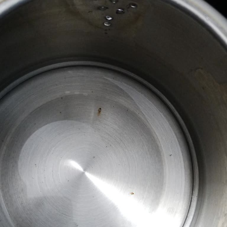 Su Haznesinde Küflenme Sorunu: Çay Makinesi İadesi Talebi