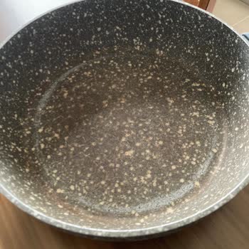 Emsan Döküm Pilav Tenceresinde Hızlı Renk Değişimi Ve Yapışma Sorunu