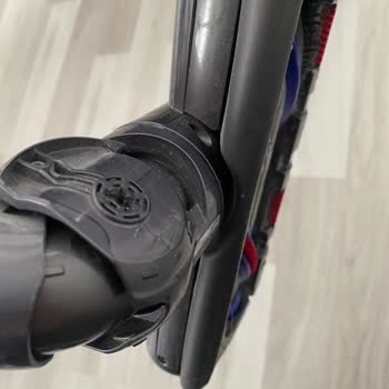 Dyson V15 Süpürge Başlık Parçasının İki Yıl Sonra Kırılması Ve Garanti Dışı Çözüm İhtiyacı