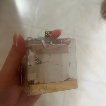 Teslimat Gecikmesi, Kaba Üslup Ve Hasarlı Mumlar İçin Tam İade Talebi