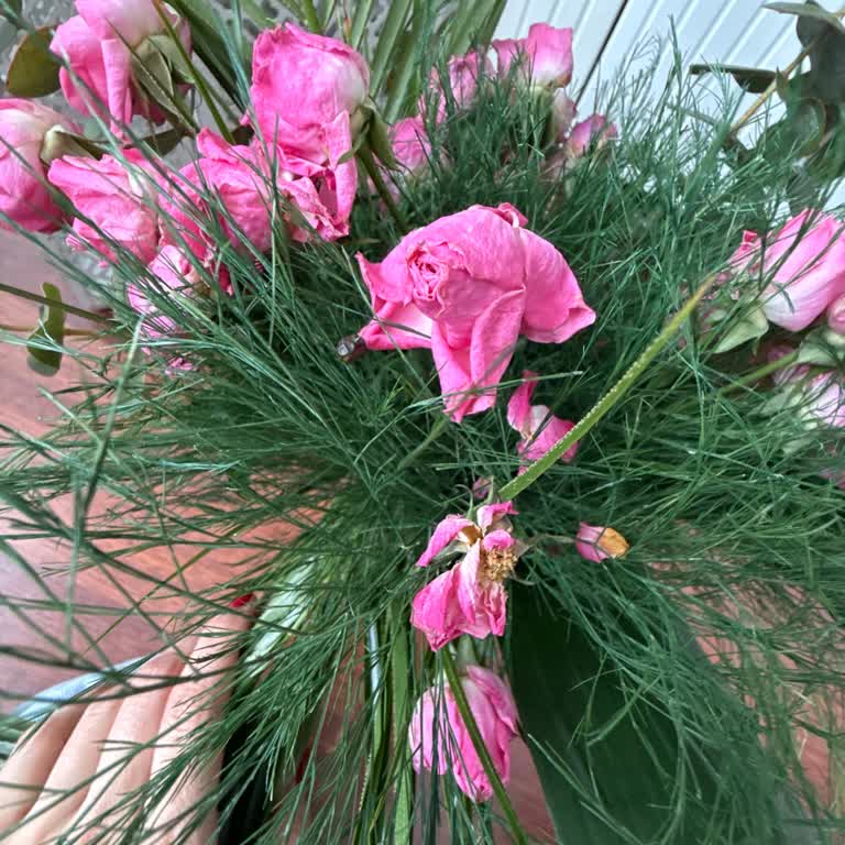 Solmuş Ve Sigara Kokulu Çiçek İçin Hızlı Çiçek'ten Acil Dönüş Ve Taze Aranjman Talebi