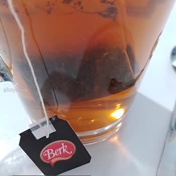 Berk Bergamot Aromalı Süzen Siyah Çay Renk Tadı Yetersiz