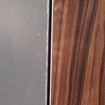 TV Sehpasındaki Çizikler Ve Yapıştırma Hatası İçin Servis Dönüşü Yok