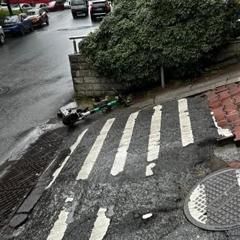 Beşiktaş'ta Martı Scooter'ı Trafik Ortasında Bırakılması Güvenliği Tehlikeye Atıyor