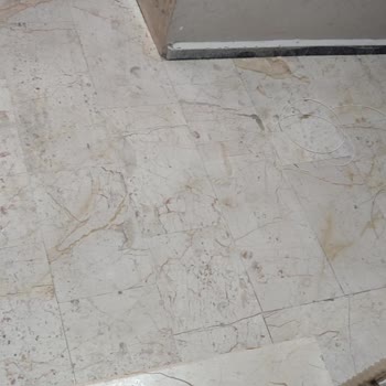 Türk Telekom Ekipleri Binada Çöp Bıraktı, Temizlik Ve Önlem Talebi