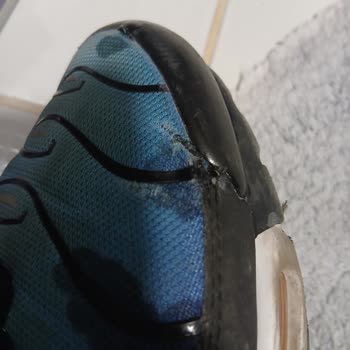 Nike Ayakkabılarda Hızlı Yırtılma Ve Dayanıksız Taban Şikayeti