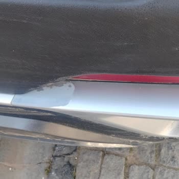 Arka Tampondaki Nikelaj Parçalarının Soyulması Garanti Kapsamında Değiştirilmelidir