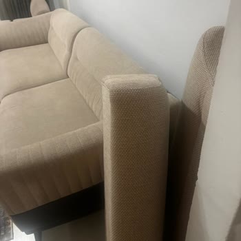 Kelebek Mobilya Kısa Süre İçinde Kumaşta İp Çekmeleri Ve Atmalar