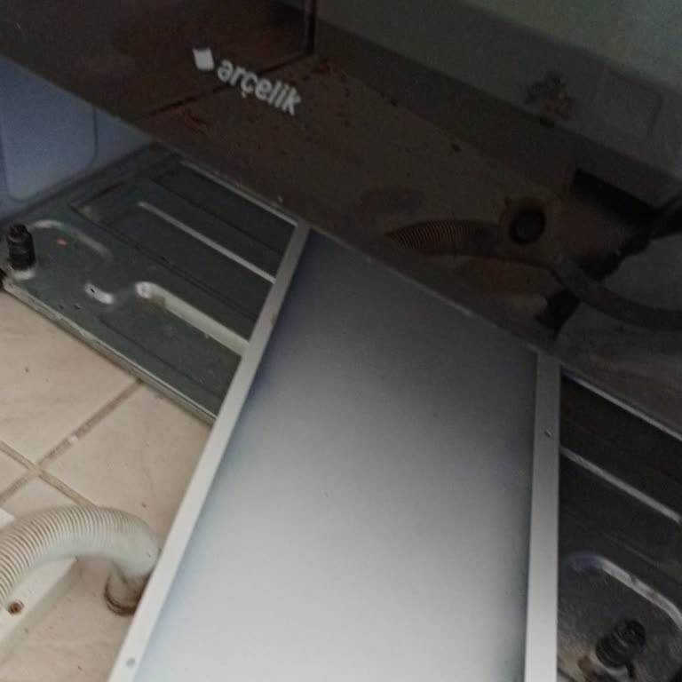 Arçelik Fırının Alt Kapak Menteşesi Açılmıyor Ve Kapanmıyor