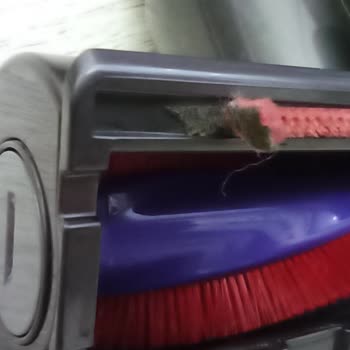 Garanti Kapsamındaki Dyson Mini Motorhead Parçası Deforme Oldu, Değişim Reddi