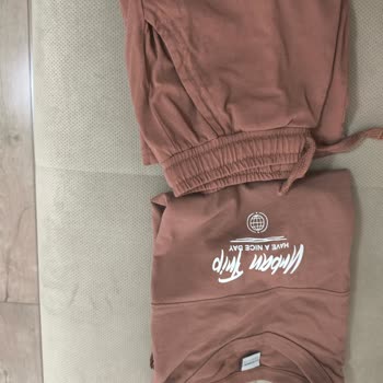 LCW Pursaklar Outlet'ta İlk Yıkamada Tişörtte Delik Ve Değişim Talebi