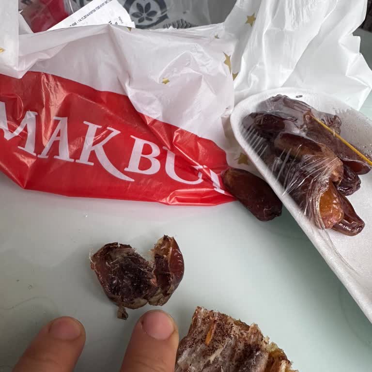 Paketli Hurma İçinde Kurt Tespiti Ve Hijyen Endişesi