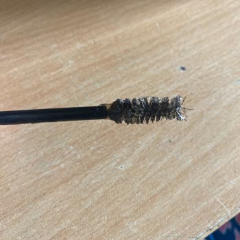 Bozuk Gelen Saç Maskarası İçin Mağaza Değişim Talebi