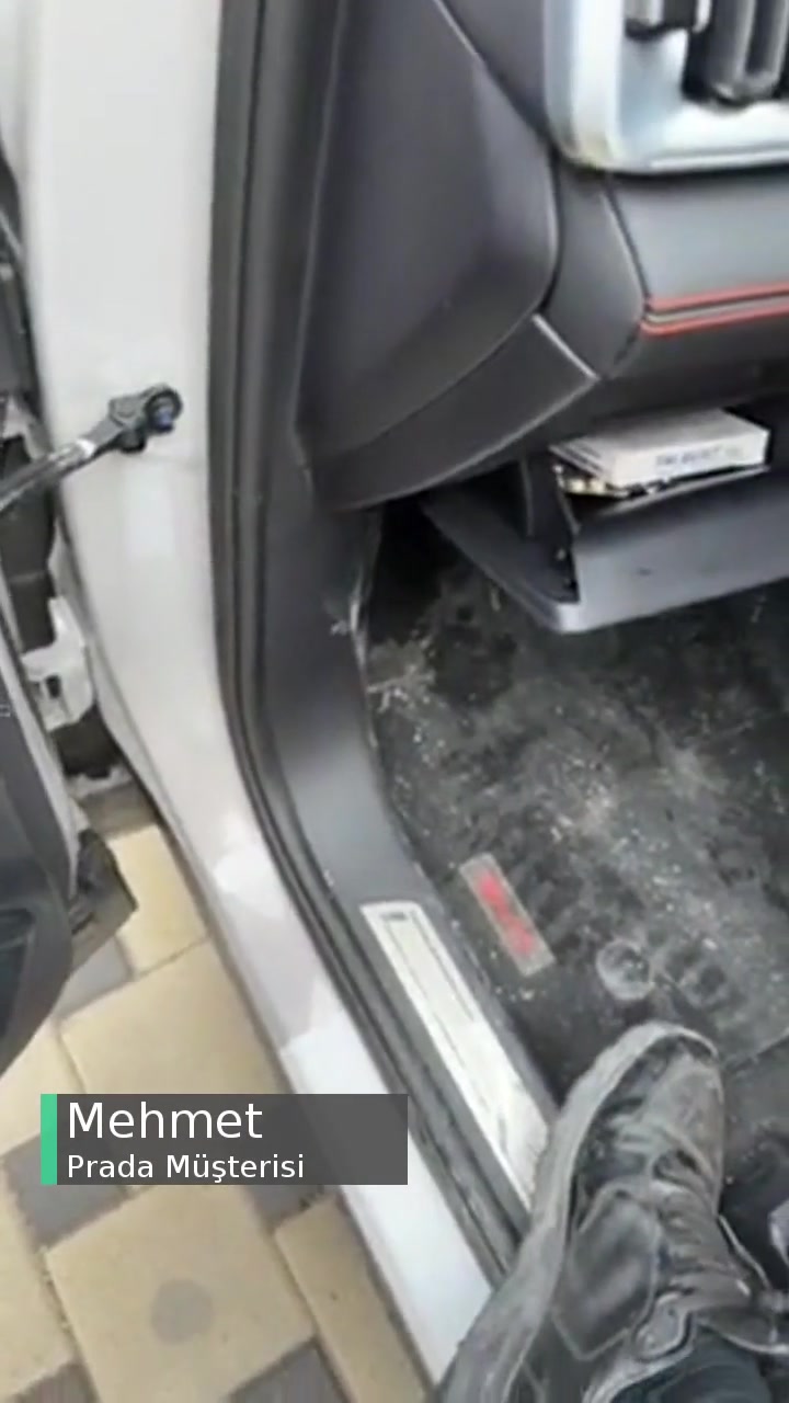 Prada Ayakkabıda Açılma! videonun kapak resmi