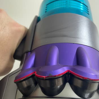 Dyson Gen5 Süpürge Sürekli Arızalı, Çözüm Sunulmuyor