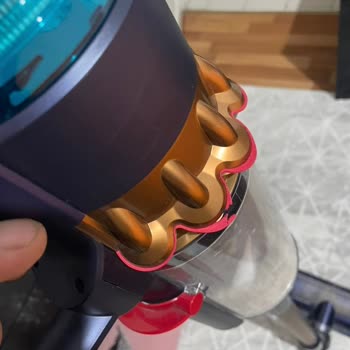 Dyson Gen5 Süpürge Sürekli Arızalı, Çözüm Sunulmuyor