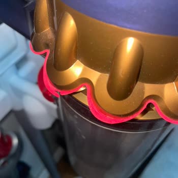 Dyson Gen5 Süpürge Sürekli Arızalı, Çözüm Sunulmuyor