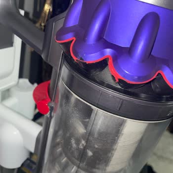 Dyson Gen5 Süpürge Sürekli Arızalı, Çözüm Sunulmuyor