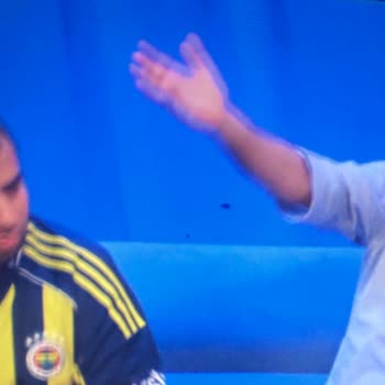 Projeksiyon Cihazında Tekrarlayan Görüntü Lekeleri Ve Yetersiz Müşteri Desteği