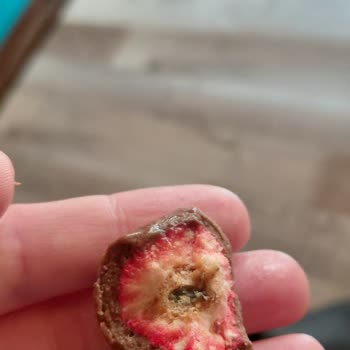 Patiswiss Çilekli Çikolata Kaplı Üründe Küf Sorunu