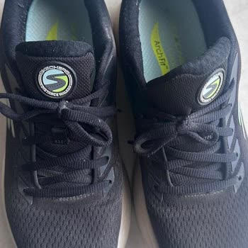 Az Kullanımda Delinen Skechers Ayakkabısı İçin Üretim Hatası İadesi Talebi