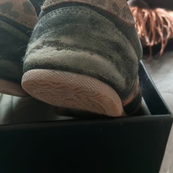 İlk Kullanımda Renk Solması Ve Boya Transferi Nedeniyle Ayıplı İnci Model Ayakkabı