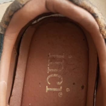 İlk Kullanımda Renk Solması Ve Boya Transferi Nedeniyle Ayıplı İnci Model Ayakkabı