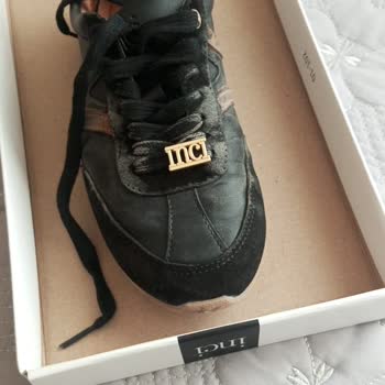 İlk Kullanımda Renk Solması Ve Boya Transferi Nedeniyle Ayıplı İnci Model Ayakkabı