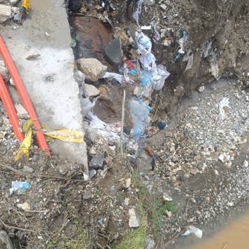 Hatay Defne'de Açıkta Kalan Kablolar Çocuk Güvenliğini Tehdit Ediyor