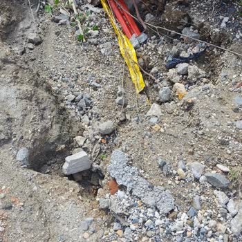 Hatay Defne'de Açıkta Kalan Kablolar Çocuk Güvenliğini Tehdit Ediyor