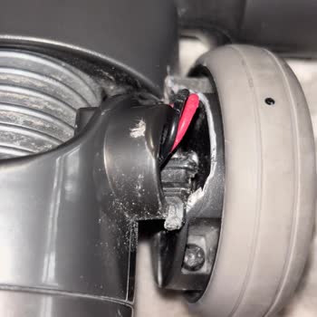 Arnica Solara Dikey Süpürge Başlığı Kırıldı, Garanti Kapsamı Dışında