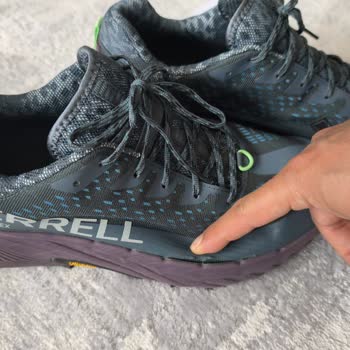 Hepsiburada’nın Yanıltıcı Garanti Açıklamaları ve Merrell Ayakkabısındaki Üretim Hatası