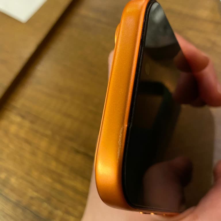 İPhone 17 Pro Kasa Ve Ekran Aralığı Sorunu Garanti Kapsamına Alınmadı