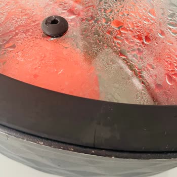 Karaca Tencere Setinde Boya Soyulması Ve Kapak Contalarında Yırtılma