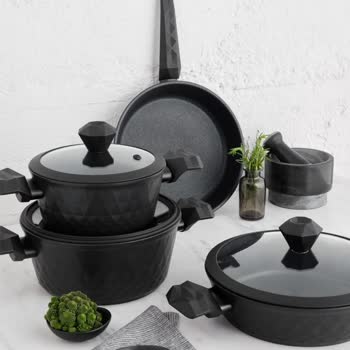 Karaca Tencere Setinde Boya Soyulması Ve Kapak Contalarında Yırtılma