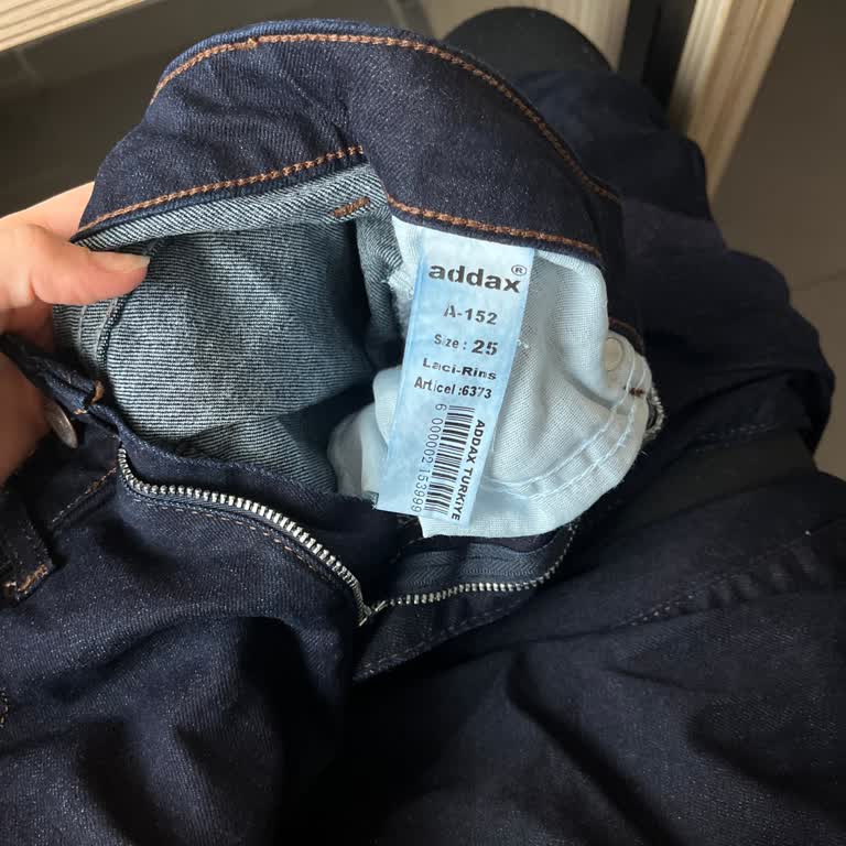 Lacivert Kot Pantolonun Boya Akması Ve Fişsiz İade Talebi