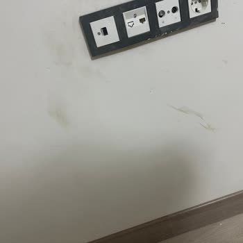 Yıl Yapı’dan Pencere Sızıntısı Ve Duvar Çatlakları İçin Acil Çözüm Talebi