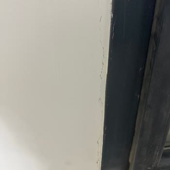 Yıl Yapı’dan Pencere Sızıntısı Ve Duvar Çatlakları İçin Acil Çözüm Talebi