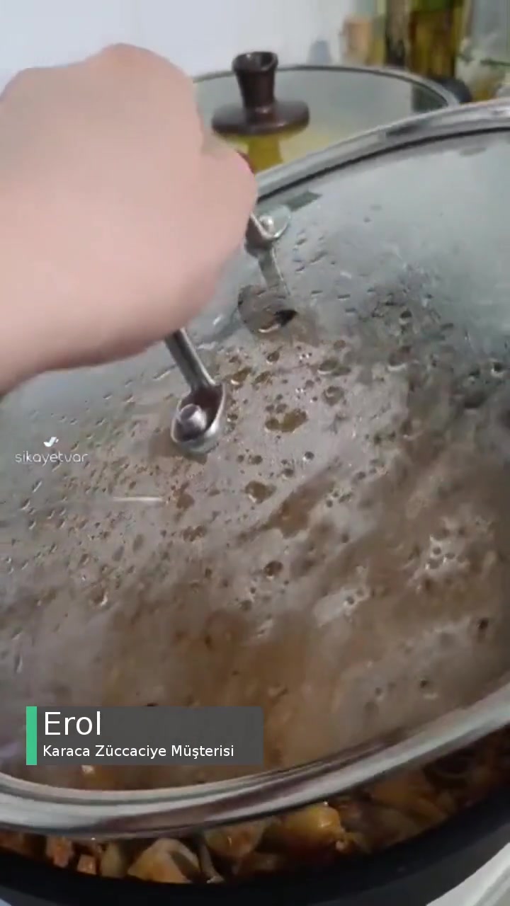 Karaca Karnıyarık Tenceresi Çat Çat Ses Çıkarıyor videonun kapak resmi