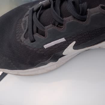 Nike Spor Ayakkabısında Erken İç Bükülme Ve Değişim Talebi