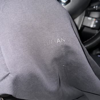 Sık Kullanımda Soyulan Sweatshirt Ve Mağaza Çalışanının Alaycı Cevabı