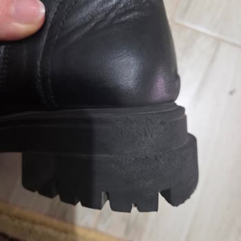 Derimod Botunun Tabanı Hızlıca Yüzülüp Dökülmeye Başladı Ve Değişim Talebim Reddedildi