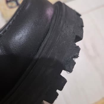 Derimod Botunun Tabanı Hızlıca Yüzülüp Dökülmeye Başladı Ve Değişim Talebim Reddedildi