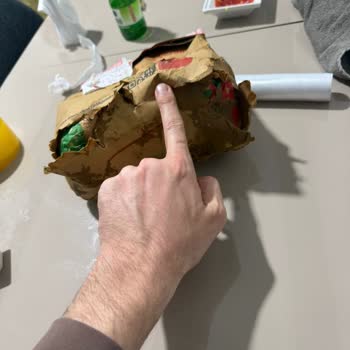 Geciken Sipariş Ve Çamurlu Burger, Kırık Paket, Müşteri Hizmetinin Ciddiyetsiz Yaklaşımı